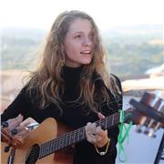 Clases de guitarra por Graduada en Historia y Ciencias de la Música y Grado Elemental de Conservatorio